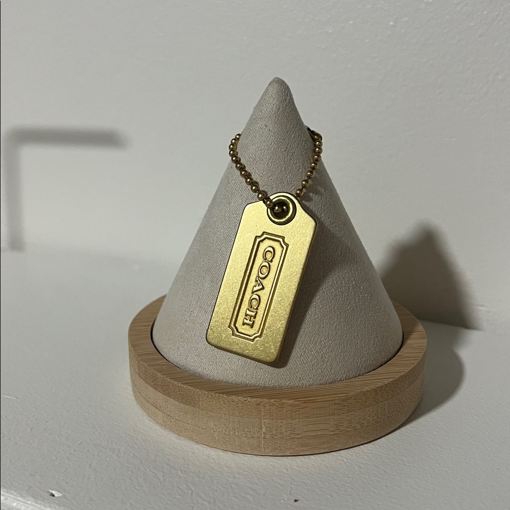COACH DOG TAG